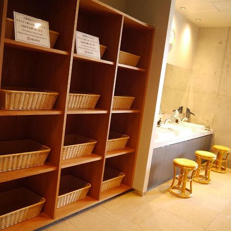 Hearts Capsule Hotel & Spa Hakata Fukuoka  Exteriör bild