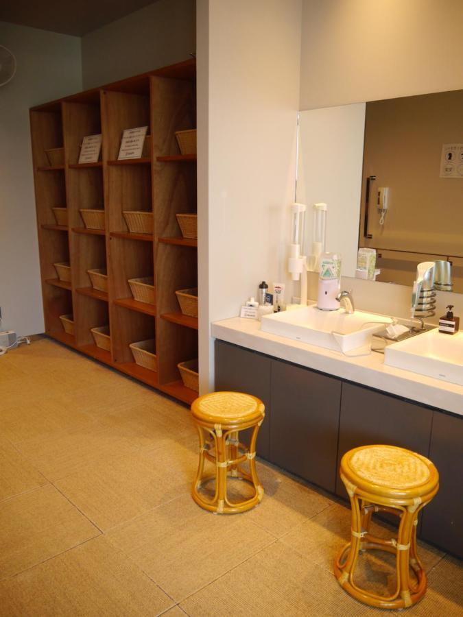 Hearts Capsule Hotel & Spa Hakata Fukuoka  Exteriör bild